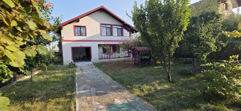 Vila 6 camere de vanzare in Banesti