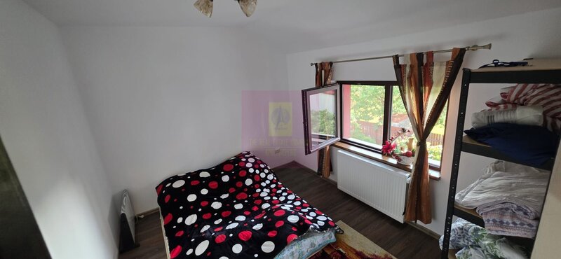 Vila 6 camere de vanzare in Banesti