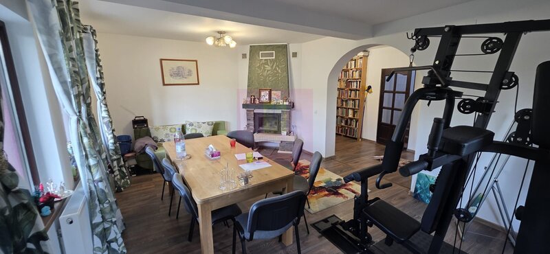 Vila 6 camere de vanzare in Banesti